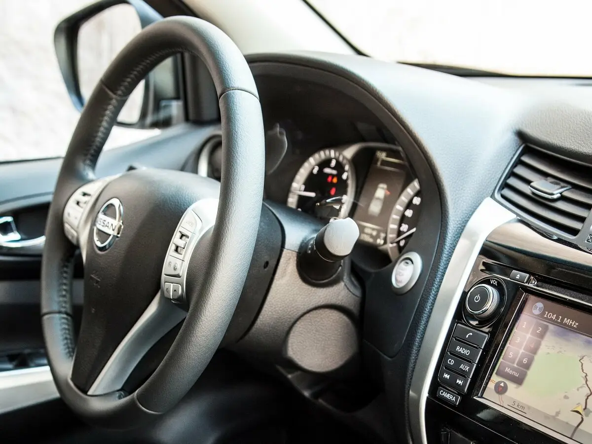 Nissan Navara (Frontier) IV (D23) Пикап Двойная кабина Double-Cab — photo 8
