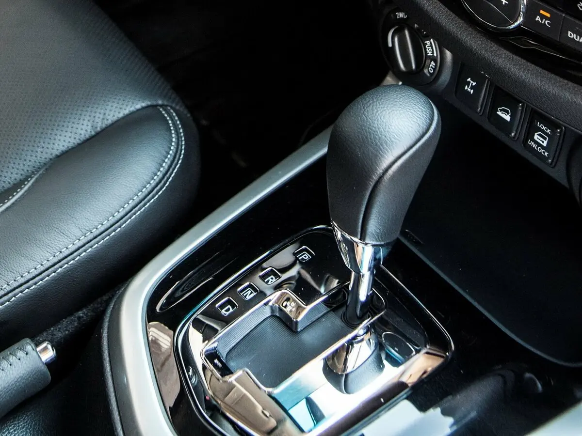 Nissan Navara (Frontier) IV (D23) Пикап Двойная кабина Double-Cab — photo 10