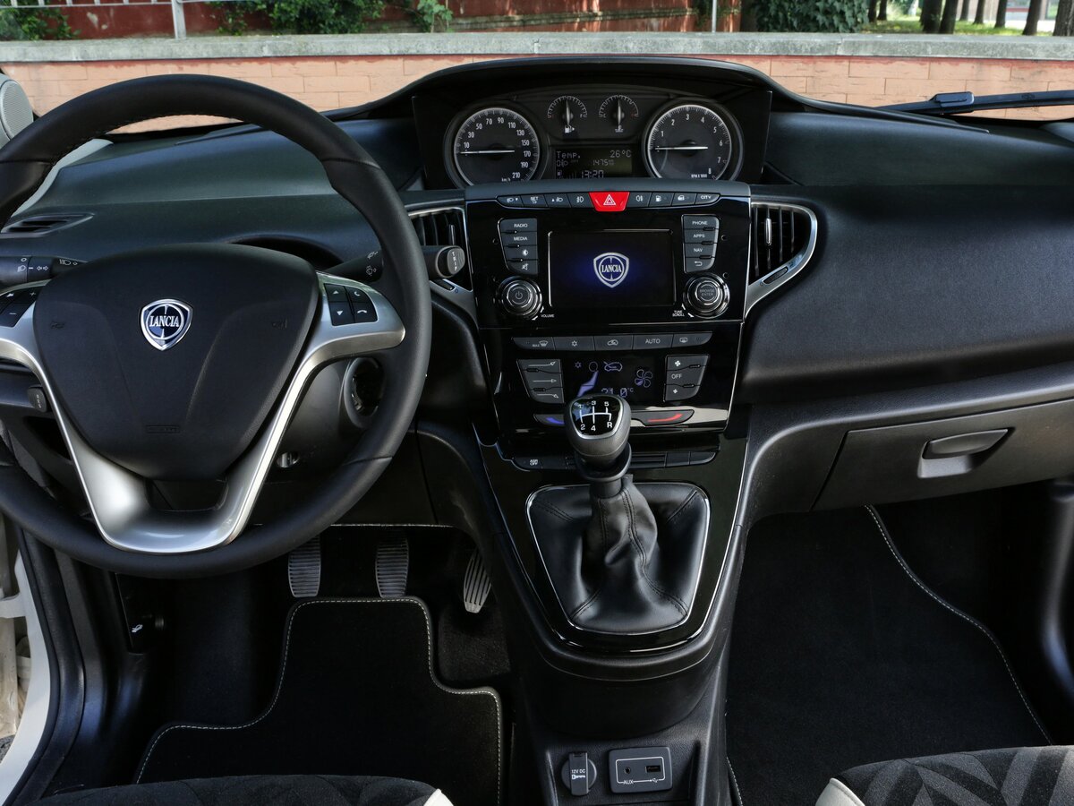 Lancia Ypsilon III (Type 846) Рестайлинг Хэтчбек 5 дв. — фото 5