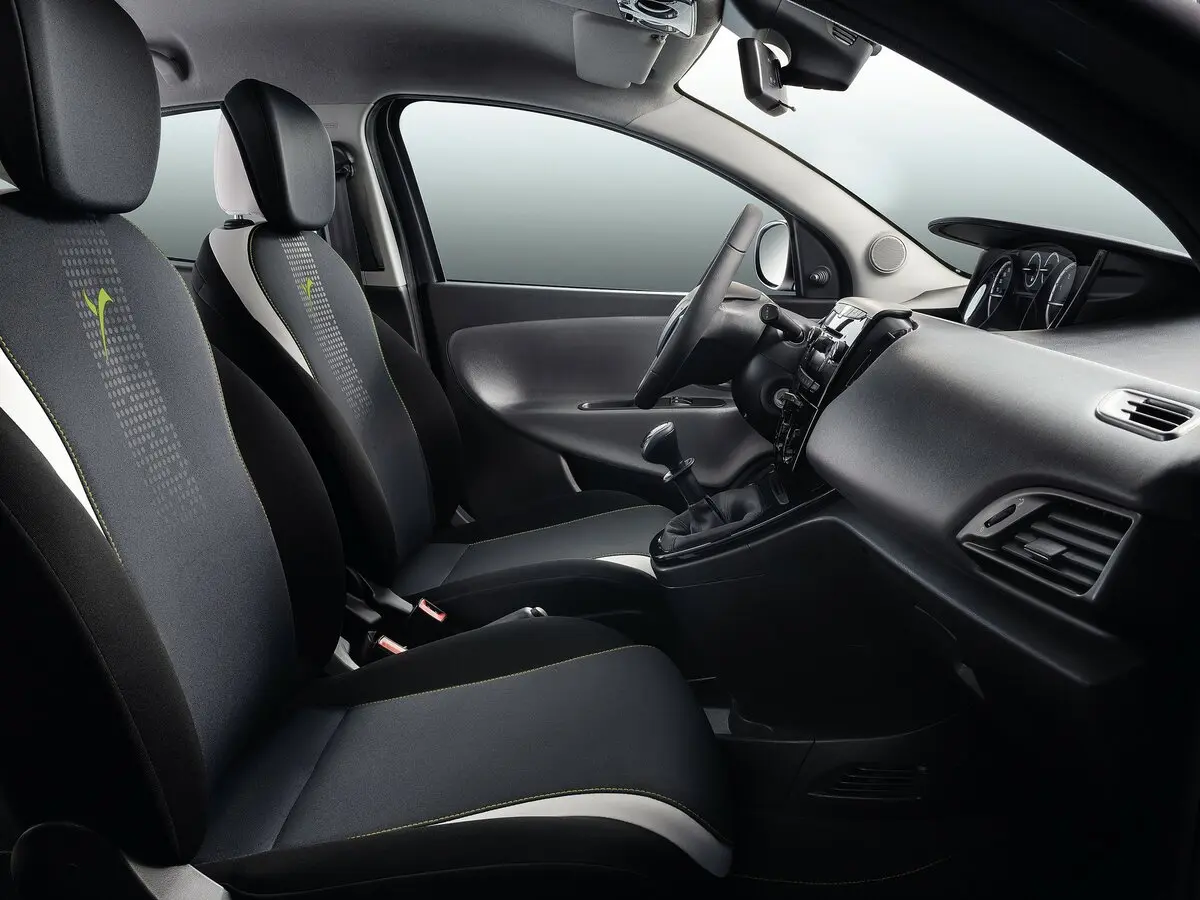 Lancia Ypsilon III (Type 846) Рестайлинг Хэтчбек 5 дв. — 照片 7