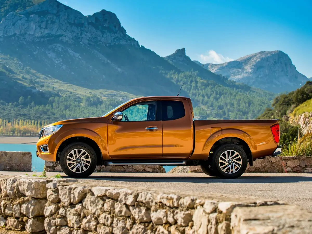 Nissan Navara (Frontier) IV (D23) Пикап Полуторная кабина King-Cab — 照片 2