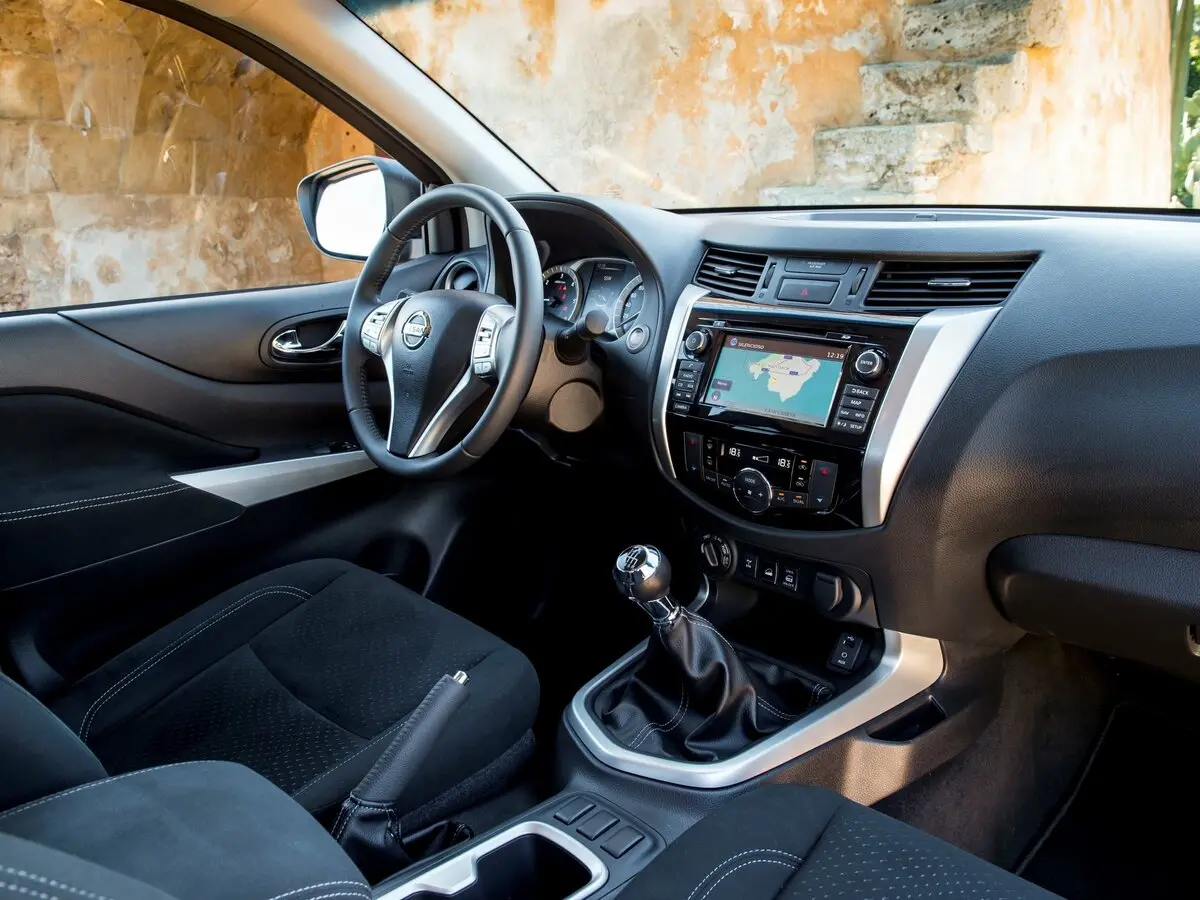 Nissan Navara (Frontier) IV (D23) Пикап Полуторная кабина King-Cab — 照片 6