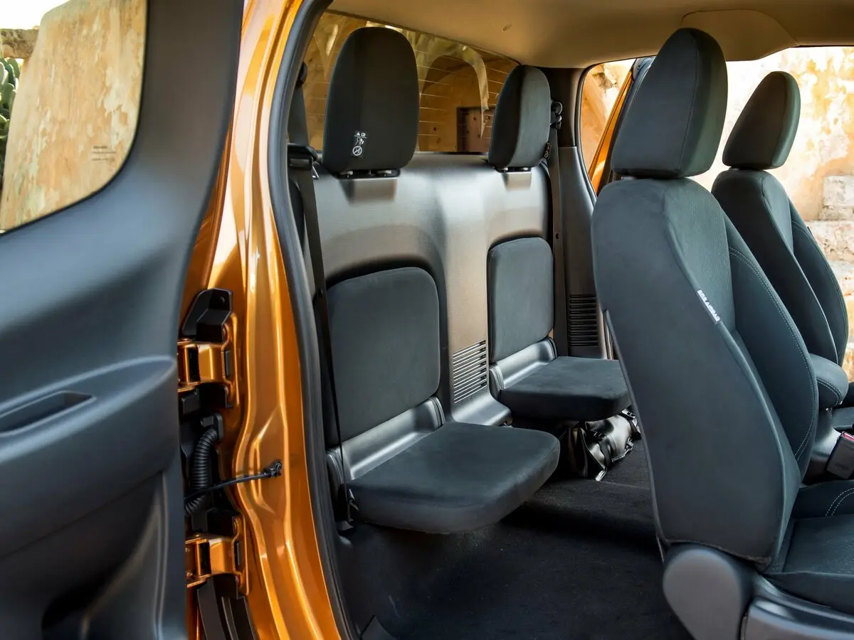 Nissan Navara (Frontier) IV (D23) Пикап Полуторная кабина King-Cab — 照片 8