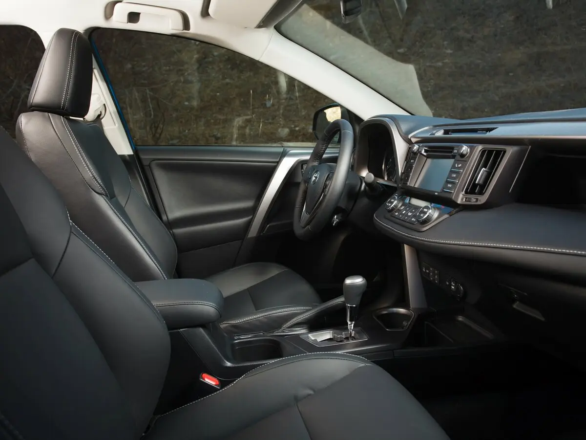 Toyota RAV4 IV (XA40) Рестайлинг Внедорожник 5 дв. — фото 7