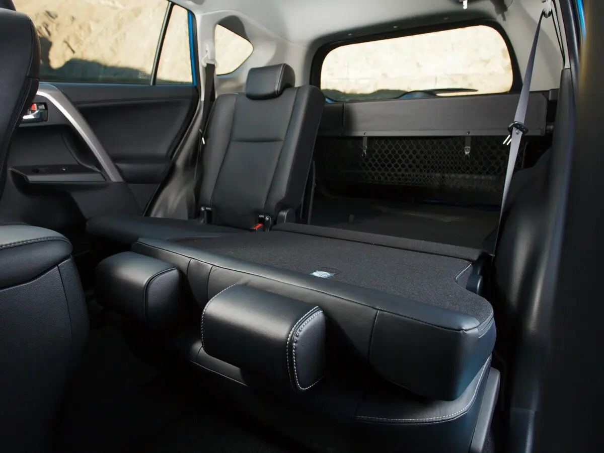 Toyota RAV4 IV (XA40) Рестайлинг Внедорожник 5 дв. — фото 12