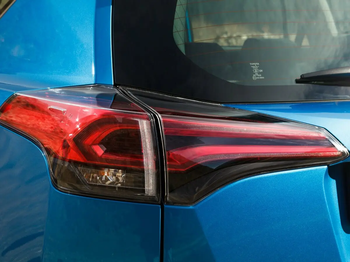 Toyota RAV4 IV (XA40) Рестайлинг Внедорожник 5 дв. — фото 18