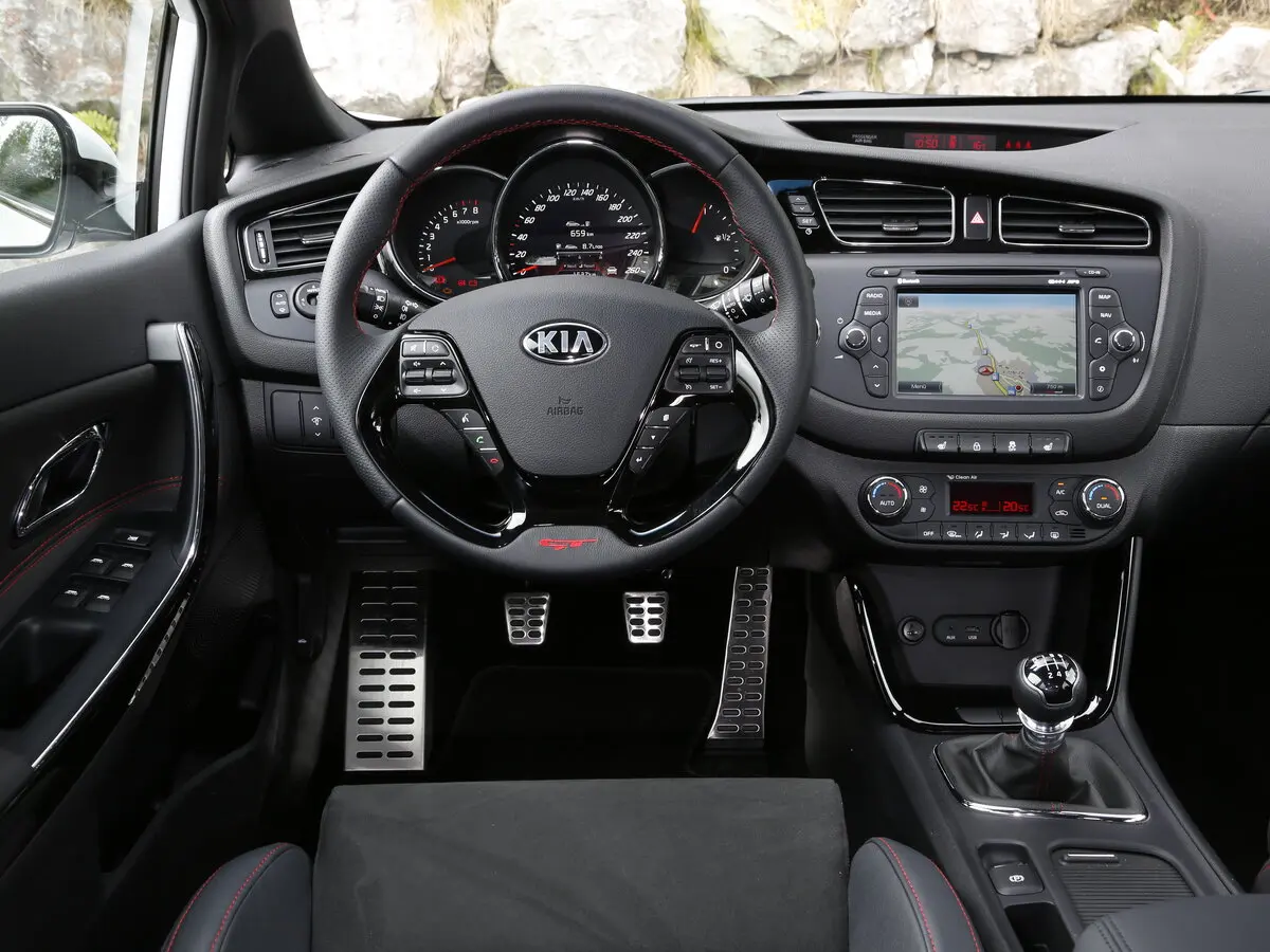 Kia Ceed GT I Рестайлинг Хэтчбек 5 дв. — сүрөт 6