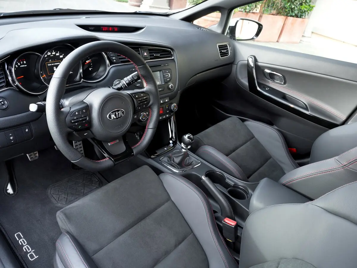 Kia Ceed GT I Рестайлинг Хэтчбек 5 дв. — сүрөт 8