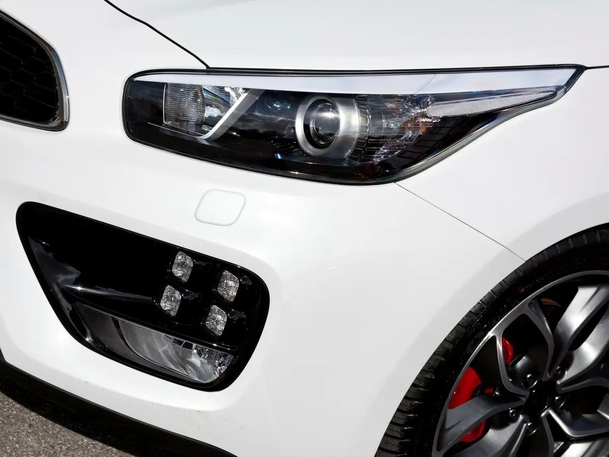 Kia Ceed GT I Рестайлинг Хэтчбек 5 дв. — сүрөт 12