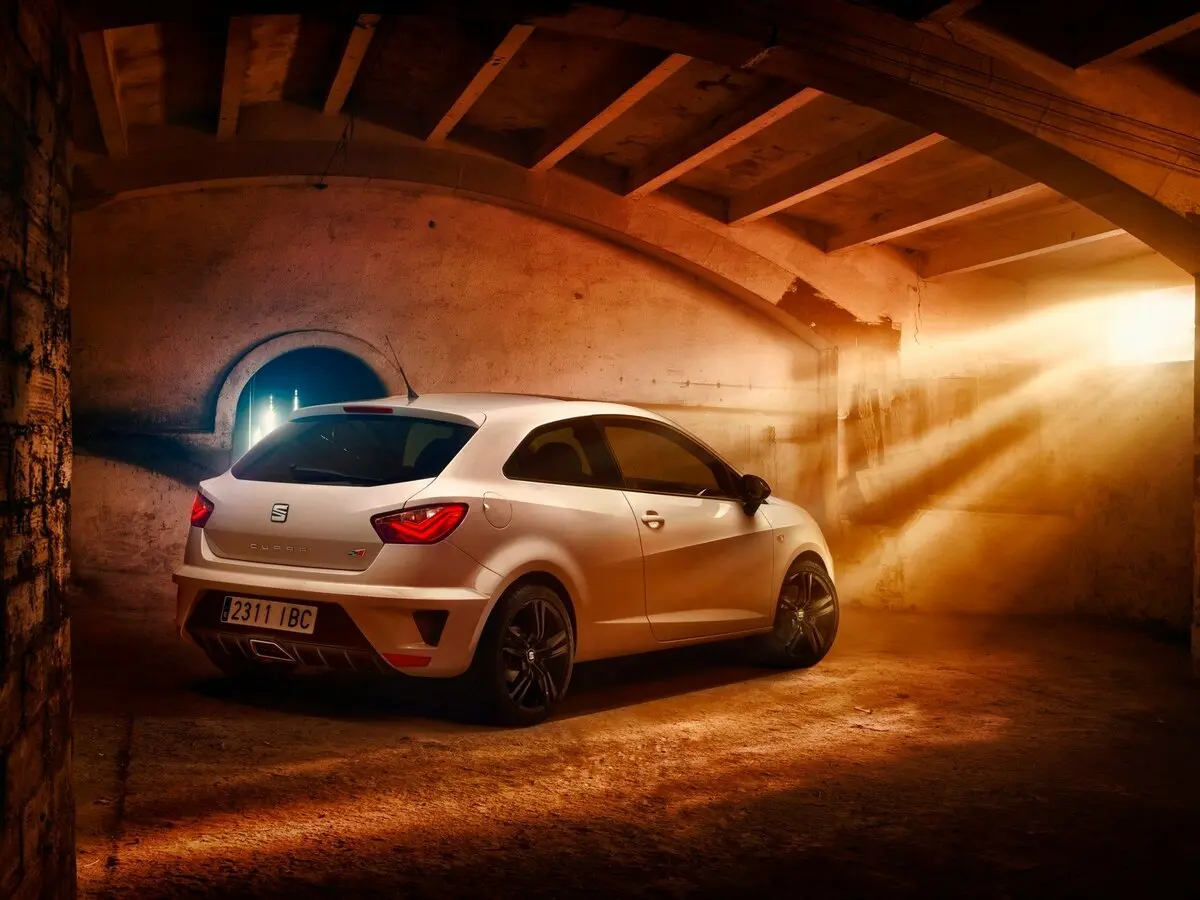 SEAT Ibiza Cupra IV Рестайлинг 2 Хэтчбек 3 дв. — photo 4