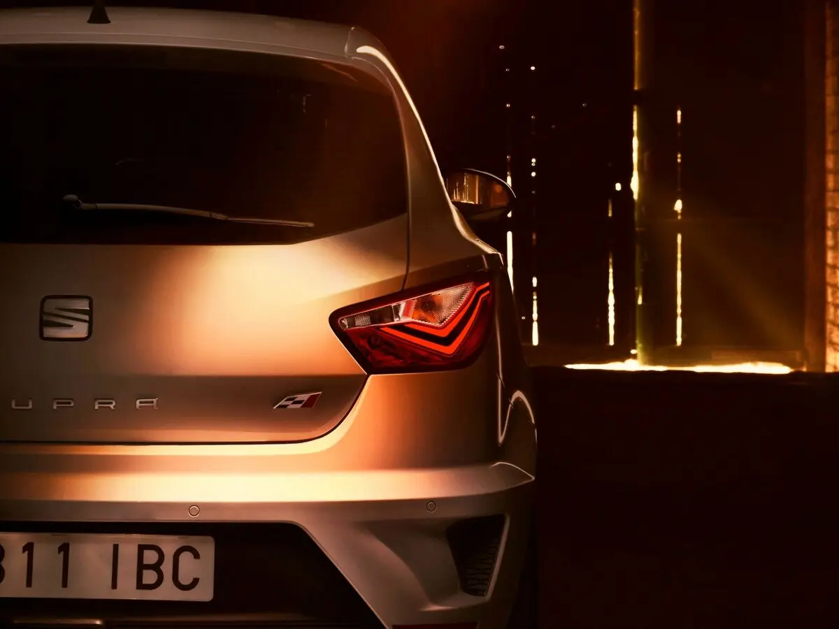SEAT Ibiza Cupra IV Рестайлинг 2 Хэтчбек 3 дв. — photo 11