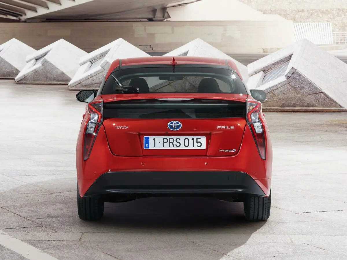 Toyota Prius IV (XW50) Лифтбек — фото 4
