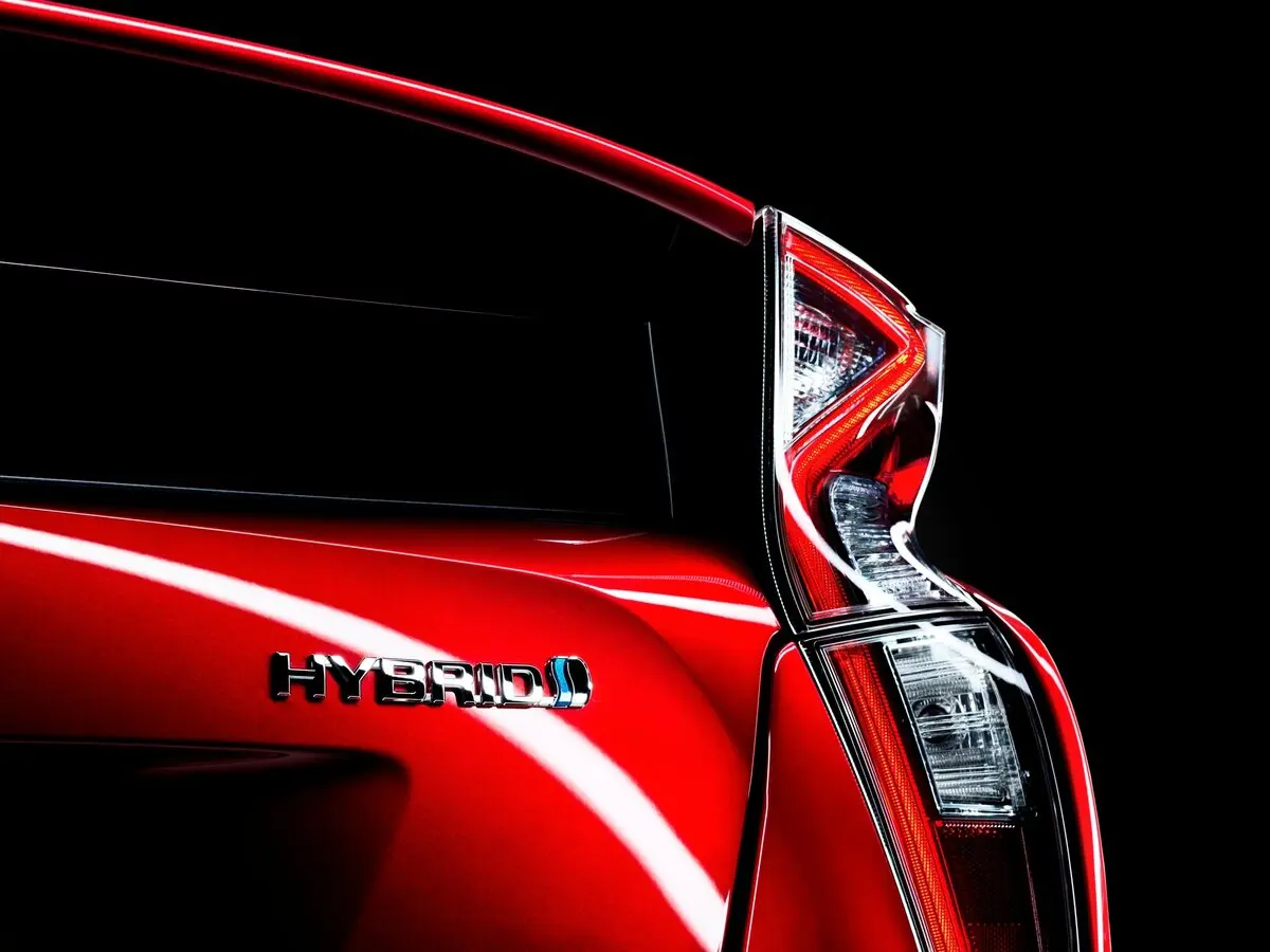 Toyota Prius IV (XW50) Лифтбек — фото 14
