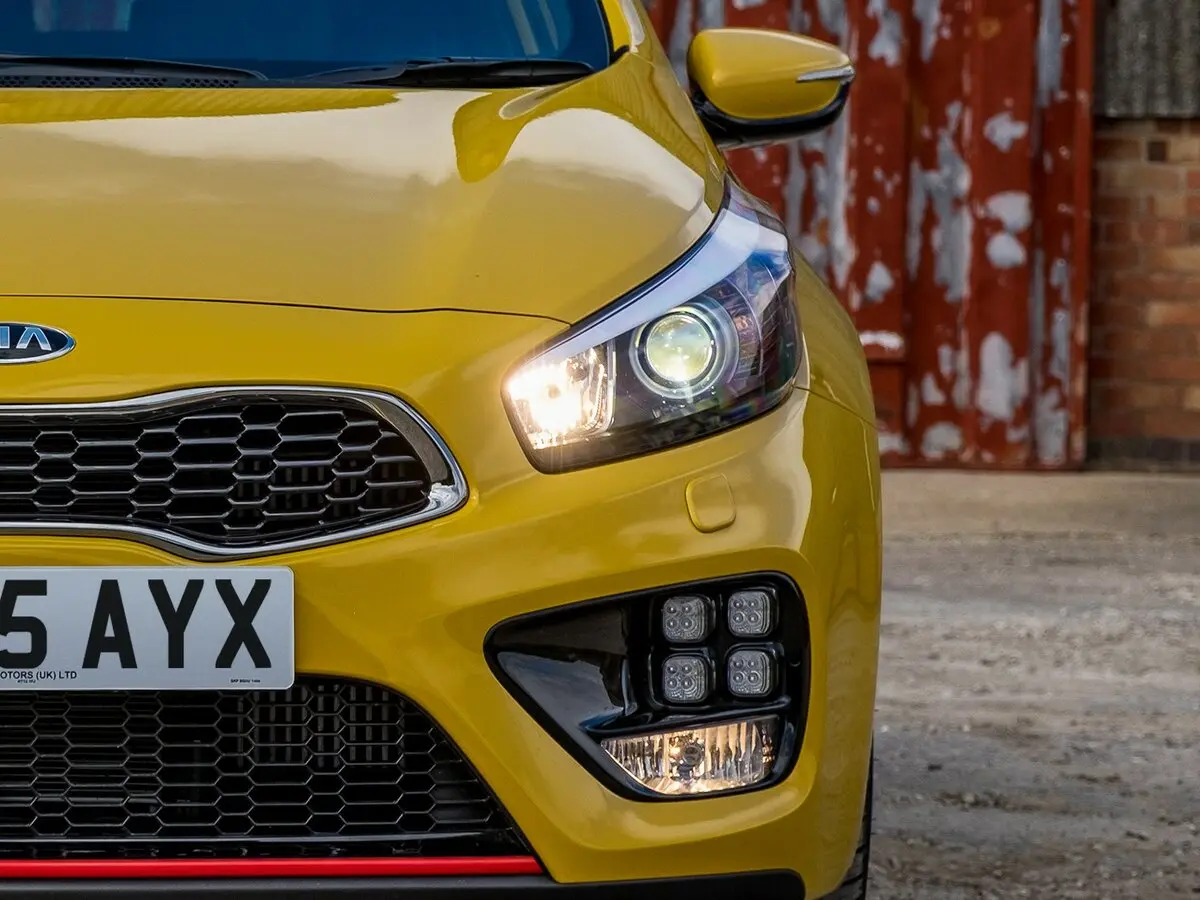 Kia Ceed GT I Рестайлинг Хэтчбек 3 дв. — сүрөт 11