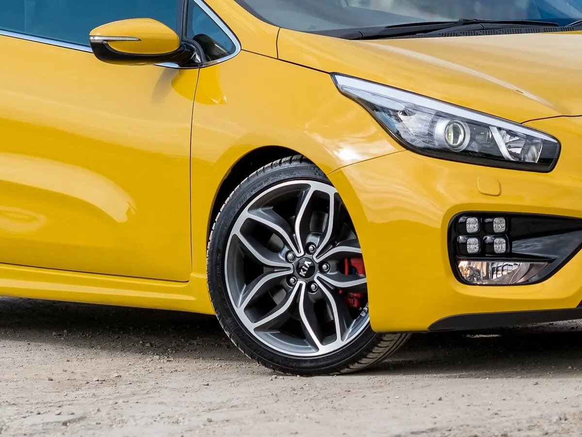 Kia Ceed GT I Рестайлинг Хэтчбек 3 дв. — сүрөт 15
