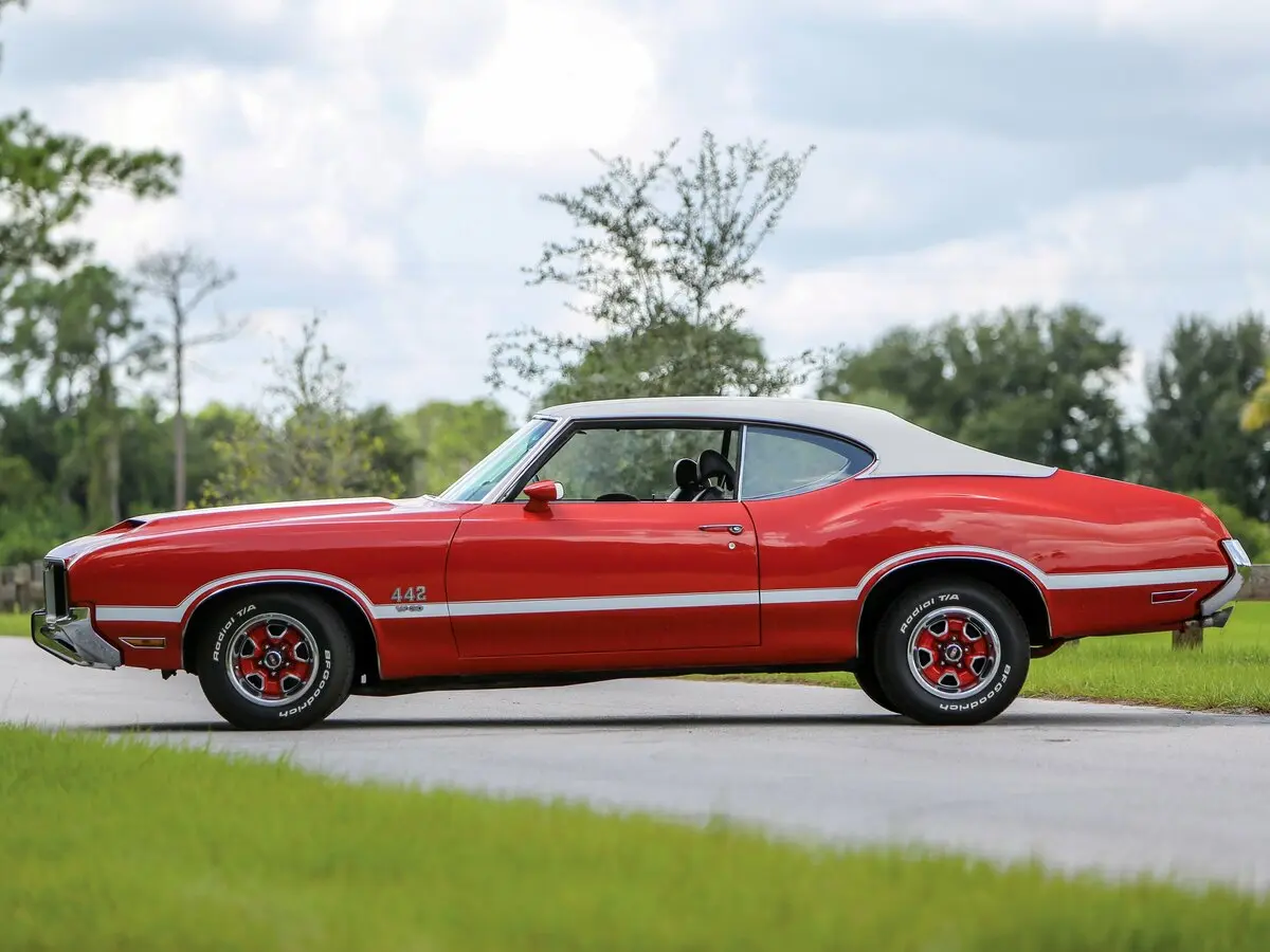 Oldsmobile Cutlass III Купе — сүрөт 2