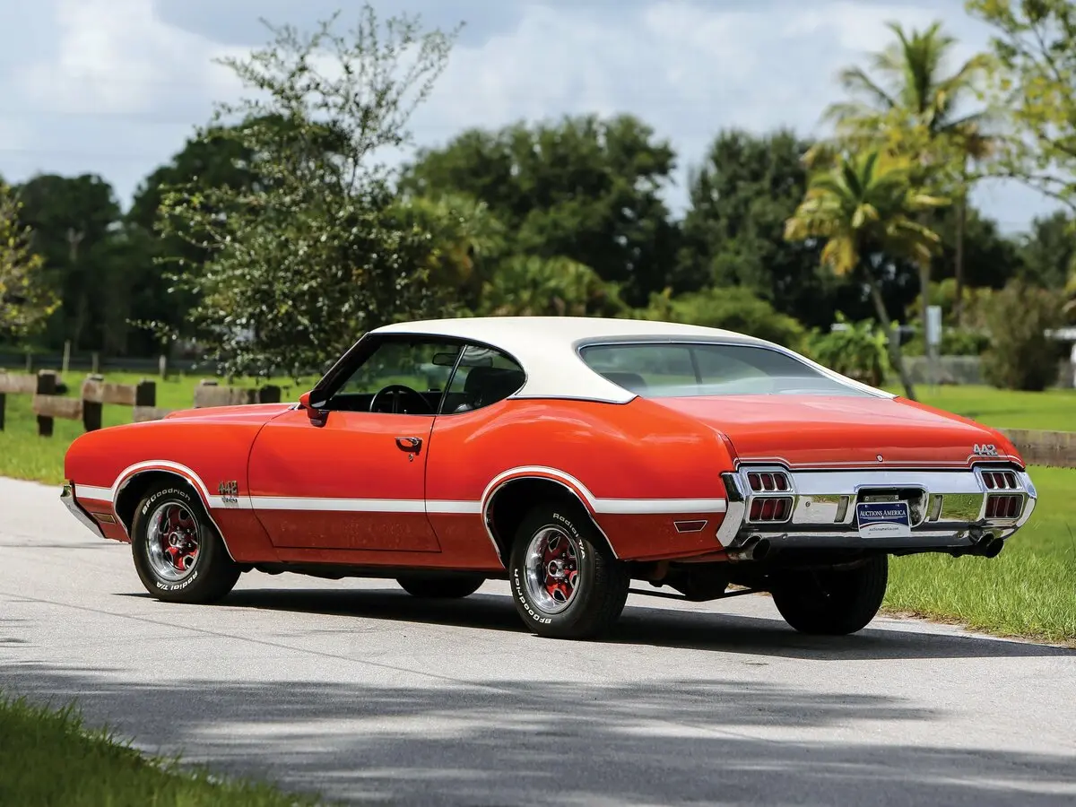 Oldsmobile Cutlass III Купе — сүрөт 5