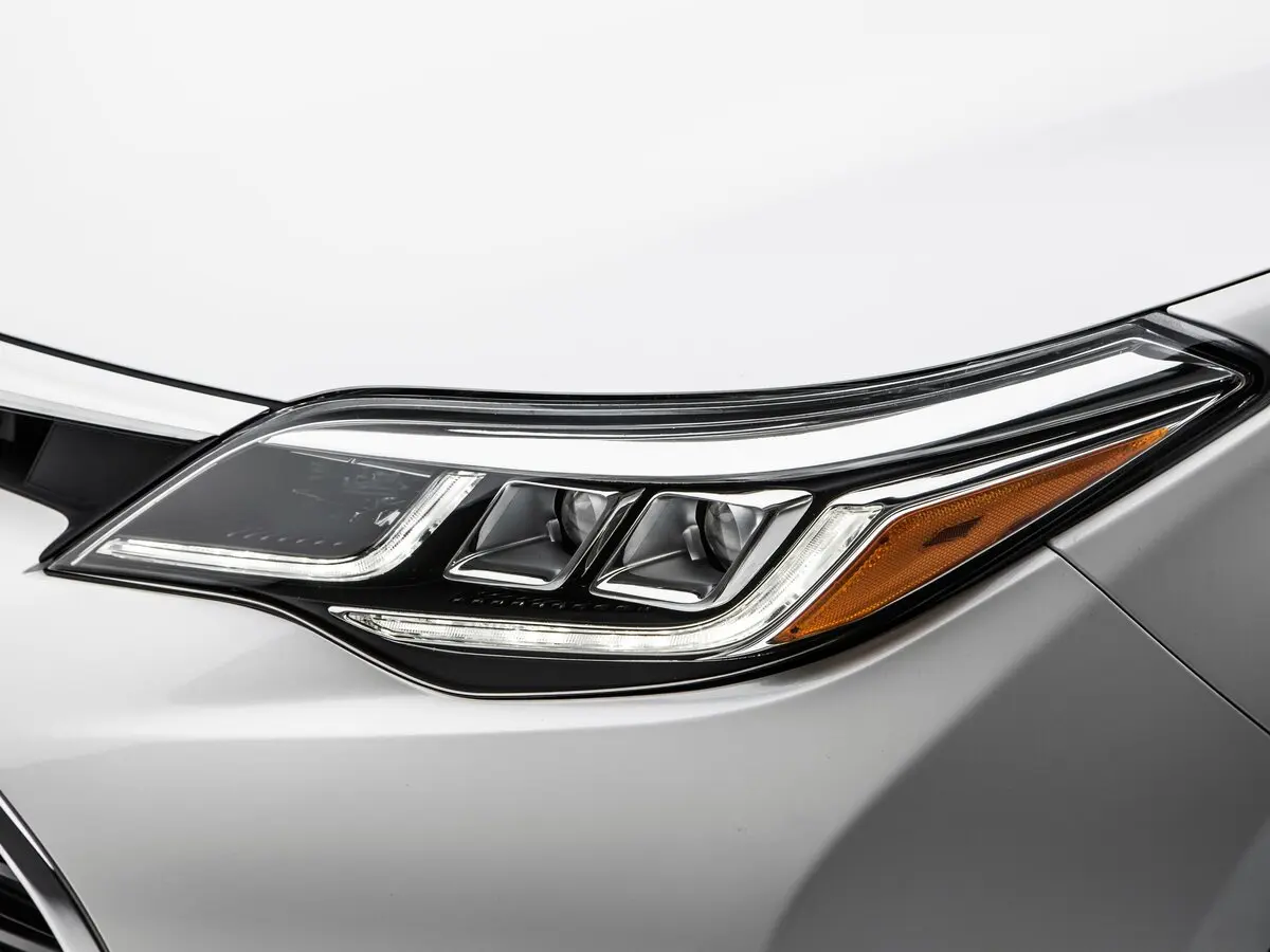 Toyota Avalon IV Рестайлинг Седан — фото 9