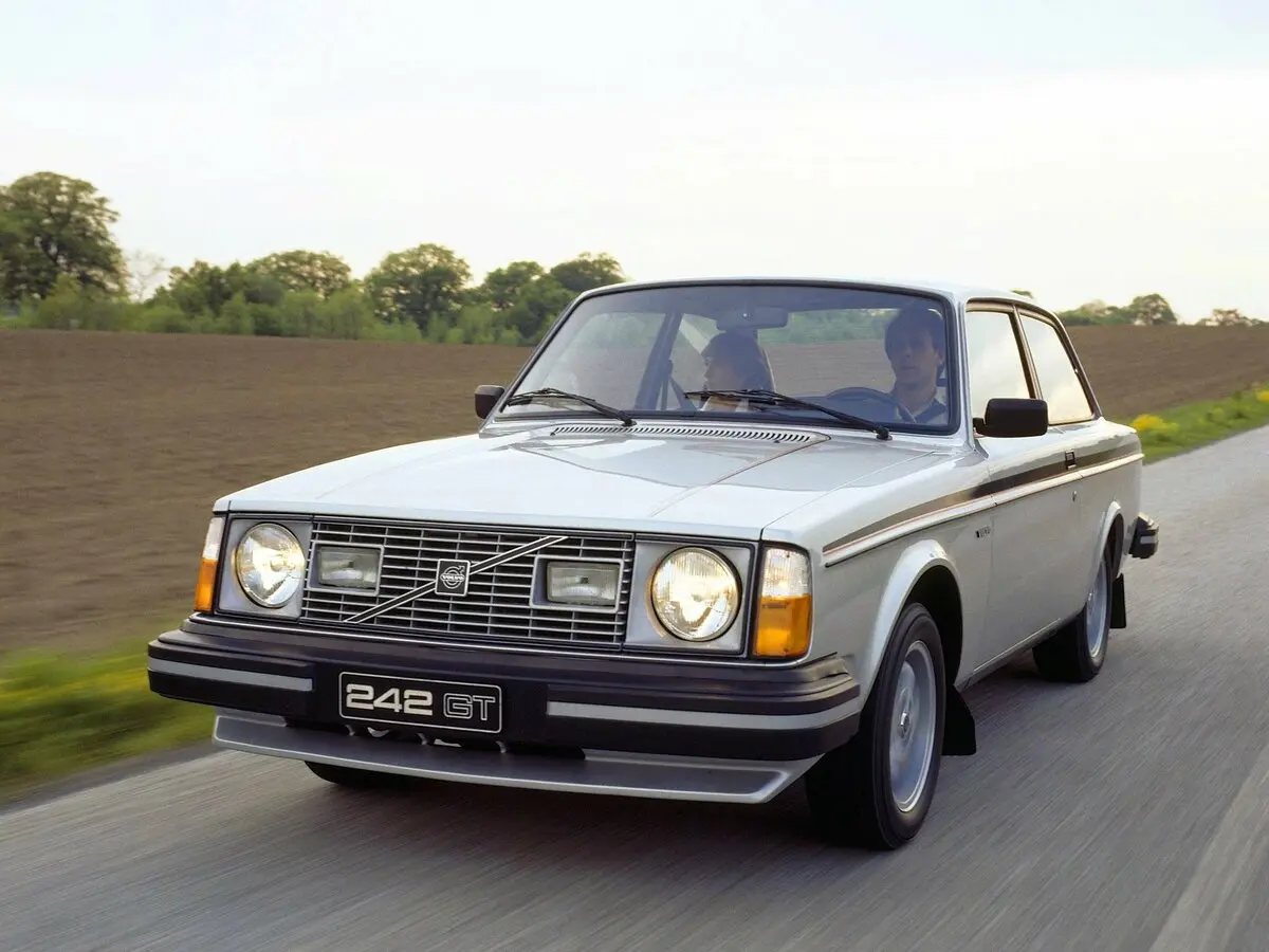Volvo 240 Series 1974 – 1993 Седан 2 дв.