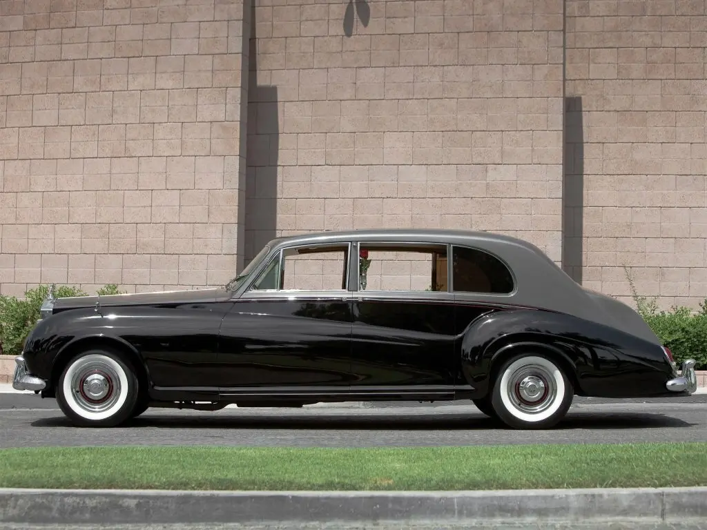 Rolls-Royce Phantom V Седан — сүрөт 2