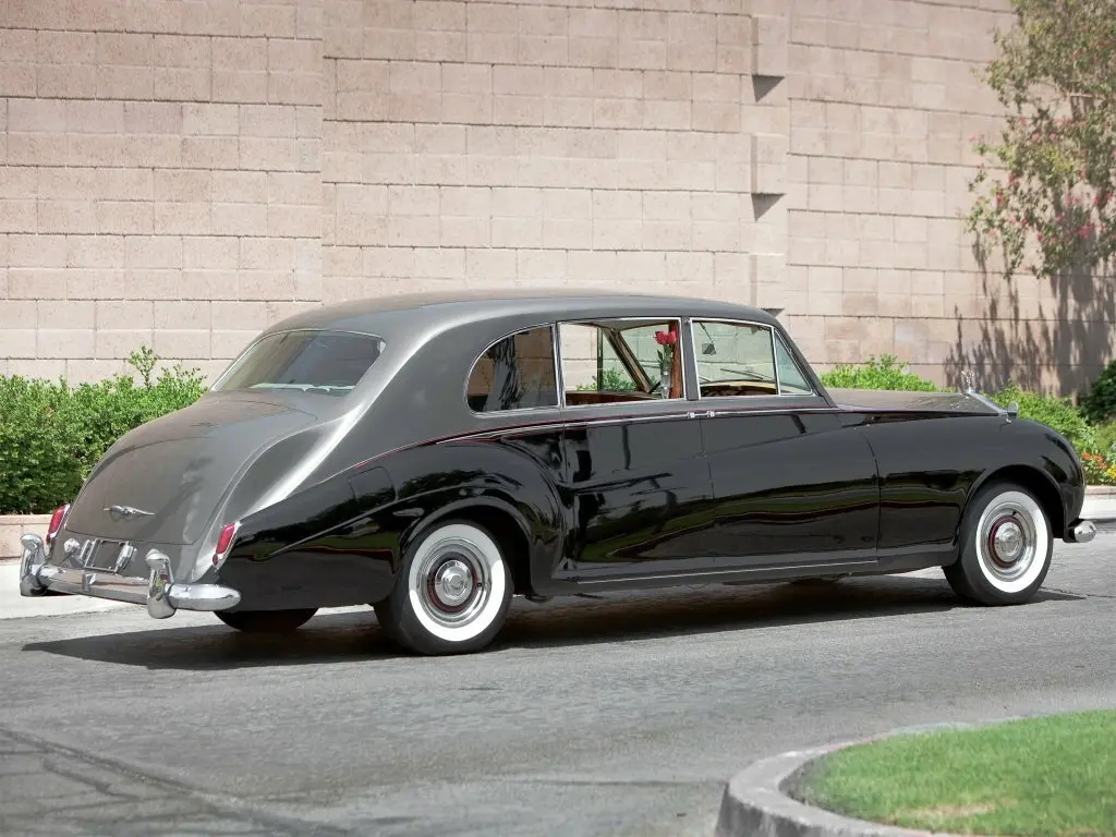 Rolls-Royce Phantom V Седан — сүрөт 3