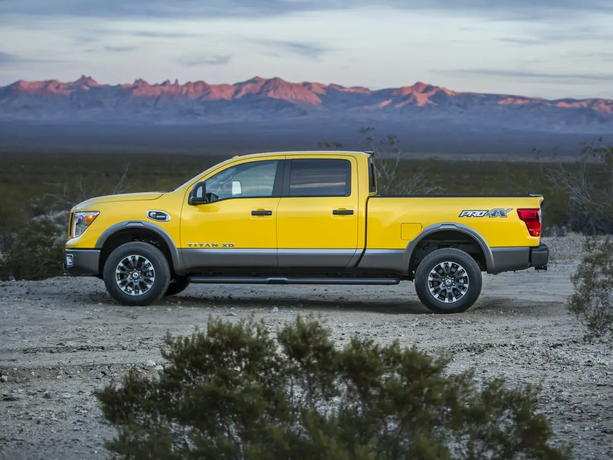 Nissan Titan II Пикап Двойная кабина — сүрөт 2