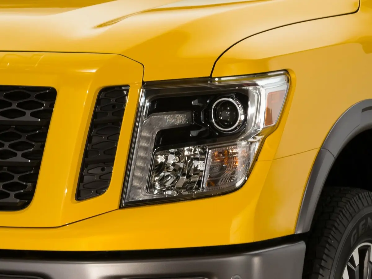 Nissan Titan II Пикап Двойная кабина — сүрөт 10