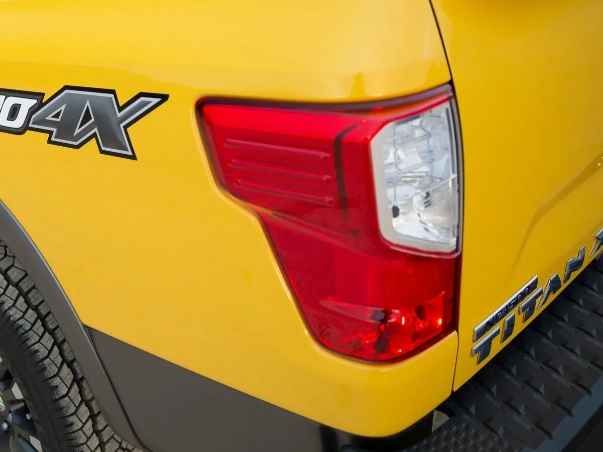 Nissan Titan II Пикап Двойная кабина — сүрөт 11