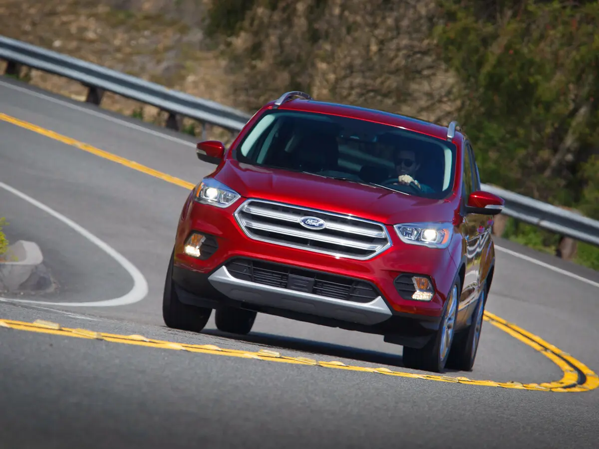 Ford Escape III Рестайлинг Внедорожник 5 дв. — сүрөт 3
