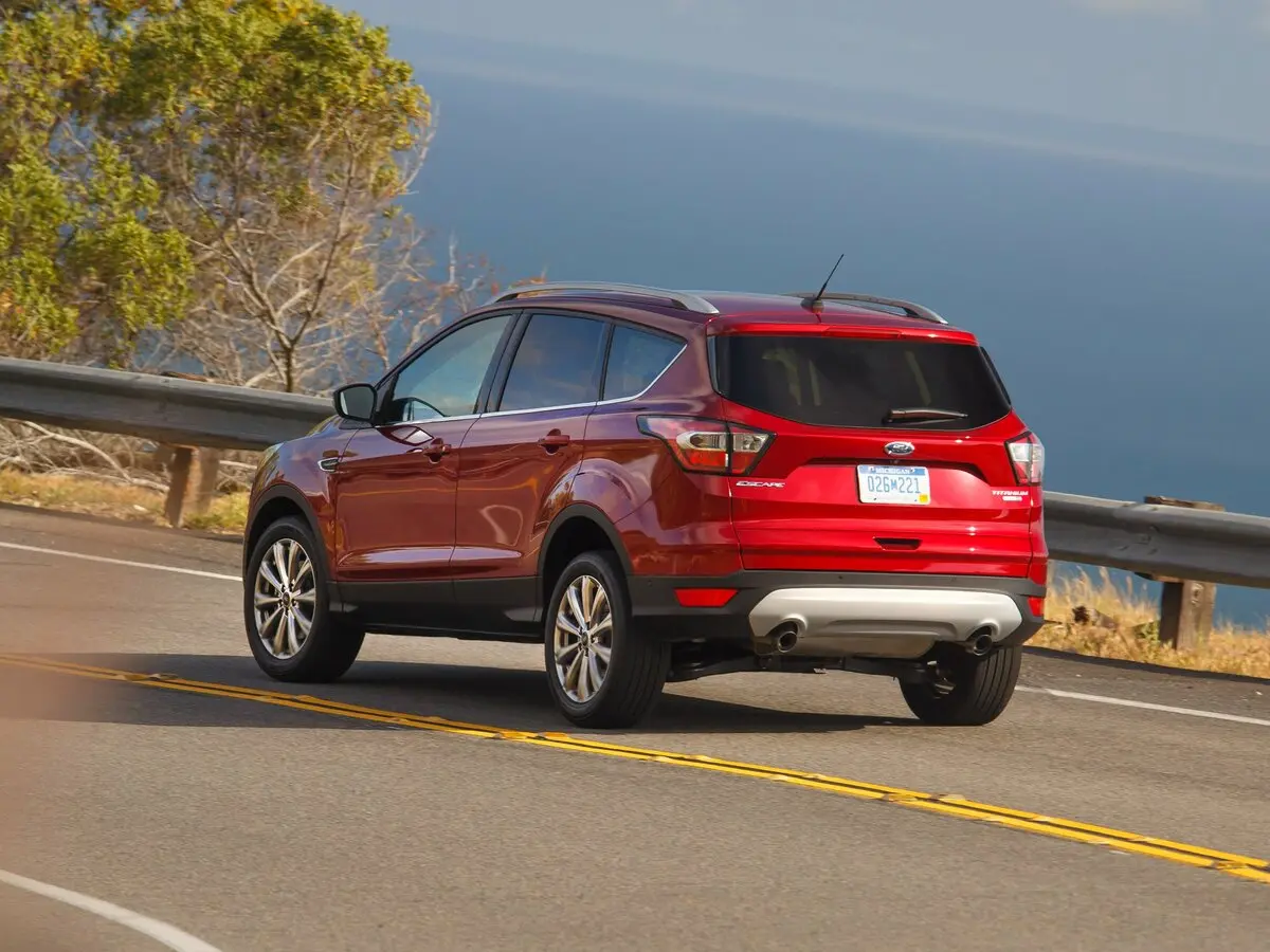 Ford Escape III Рестайлинг Внедорожник 5 дв. — сүрөт 5