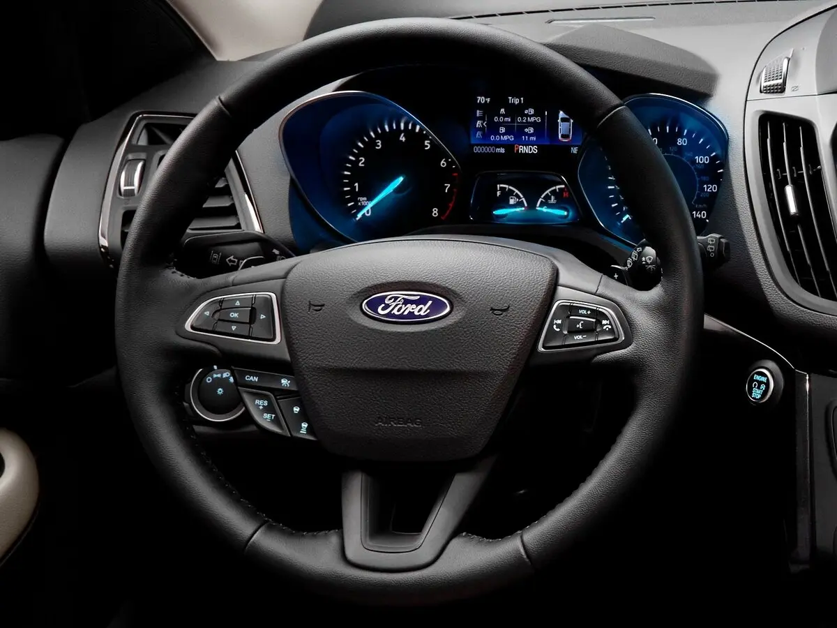 Ford Escape III Рестайлинг Внедорожник 5 дв. — сүрөт 10