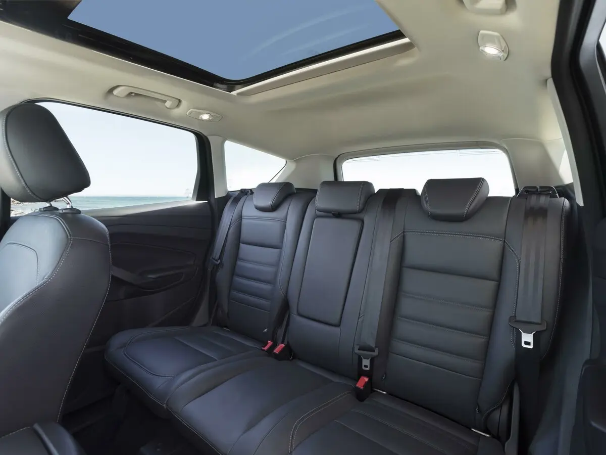 Ford Escape III Рестайлинг Внедорожник 5 дв. — сүрөт 12
