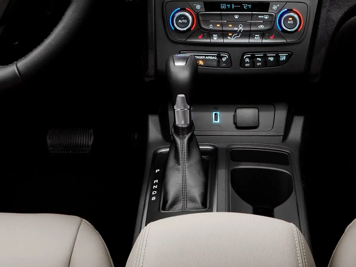 Ford Escape III Рестайлинг Внедорожник 5 дв. — сүрөт 13