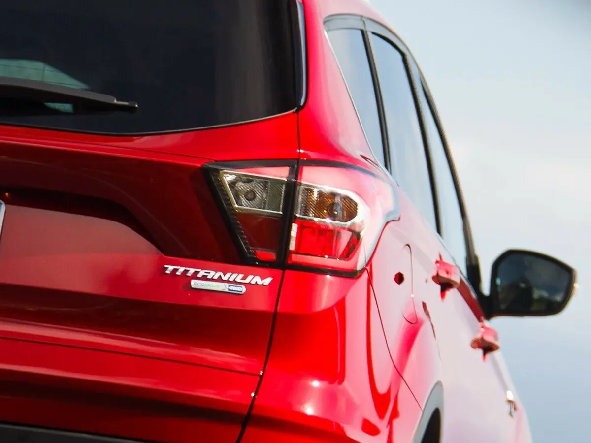 Ford Escape III Рестайлинг Внедорожник 5 дв. — сүрөт 17
