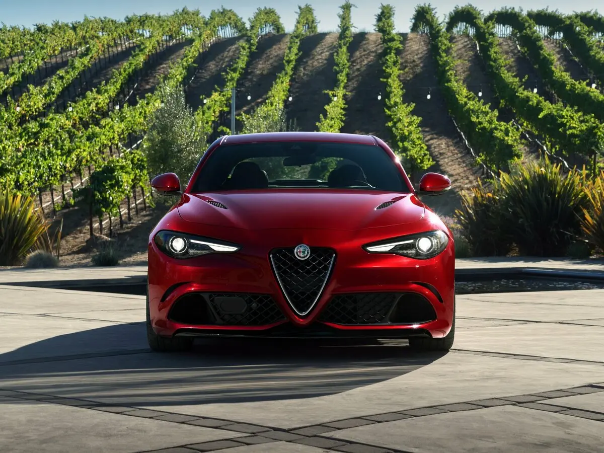 Alfa Romeo Giulia II (952) Седан — сүрөт 3