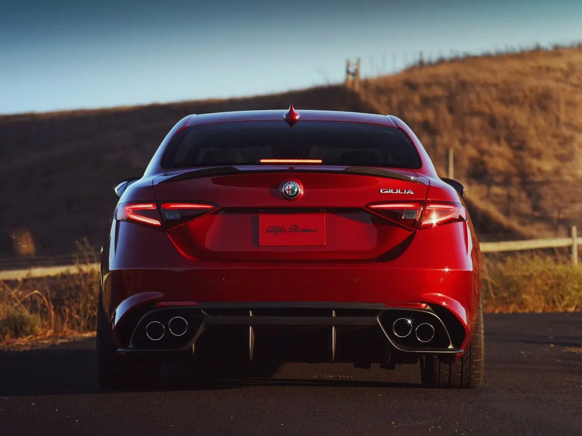 Alfa Romeo Giulia II (952) Седан — сүрөт 4