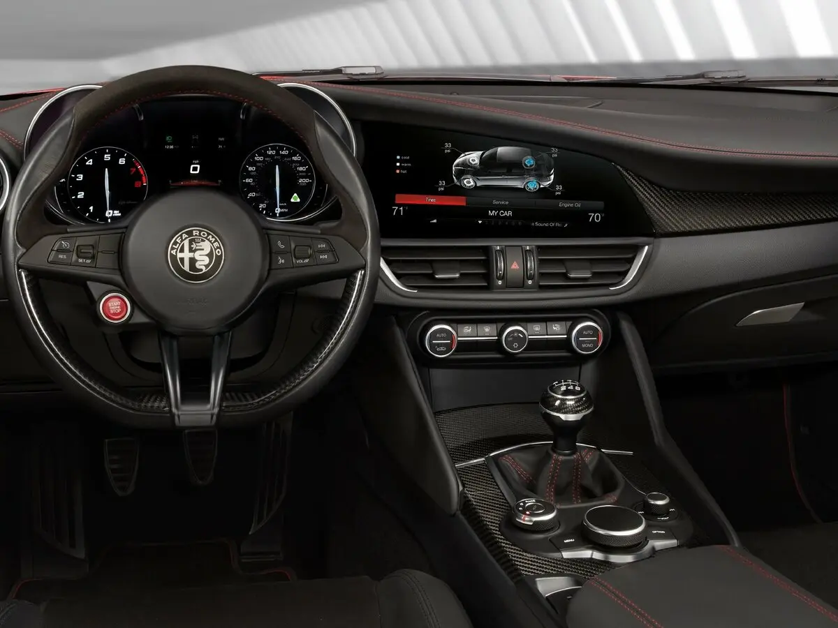 Alfa Romeo Giulia II (952) Седан — сүрөт 6
