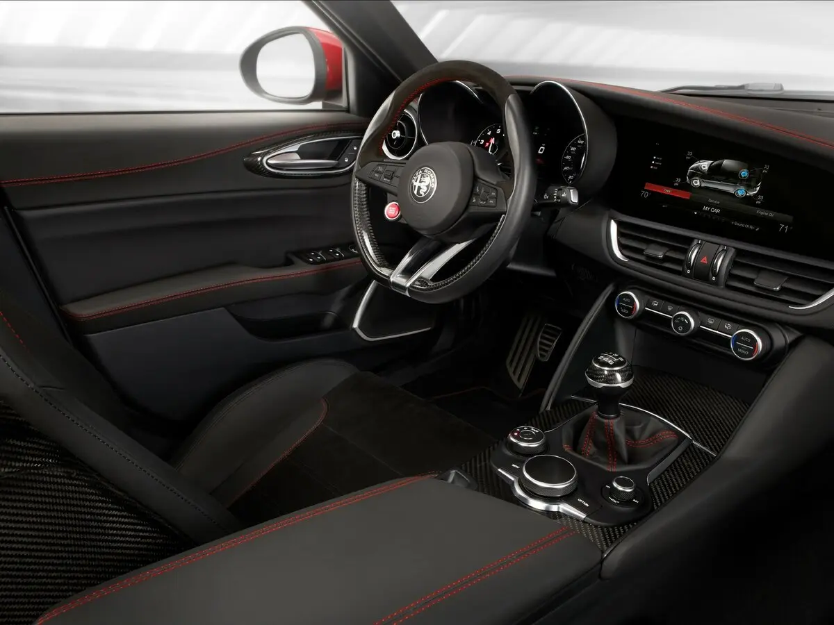 Alfa Romeo Giulia II (952) Седан — сүрөт 7