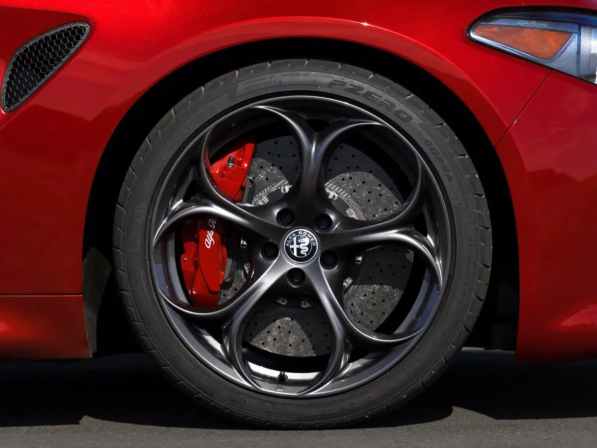 Alfa Romeo Giulia II (952) Седан — сүрөт 17