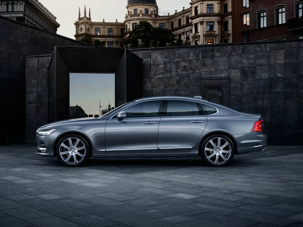 Volvo S90 II Седан — 照片 2