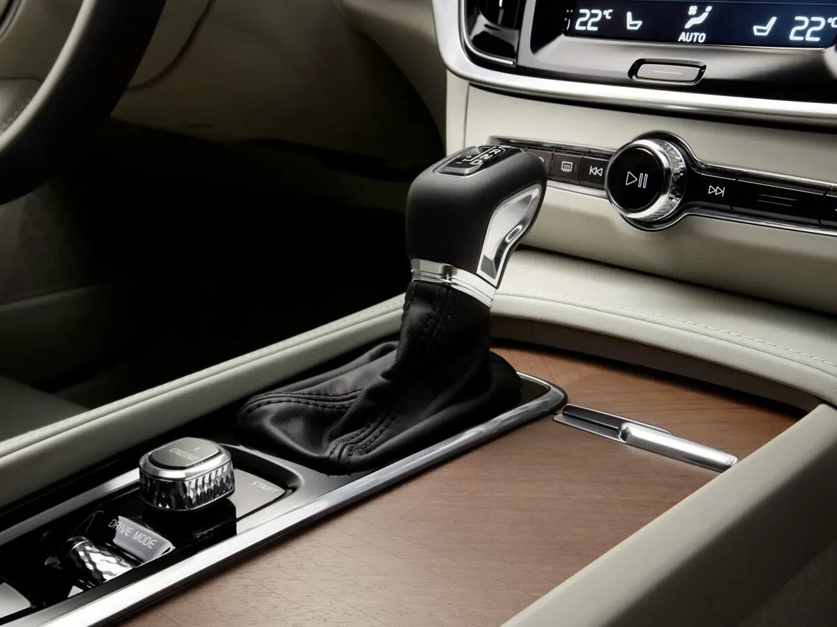 Volvo S90 II Седан — 照片 13