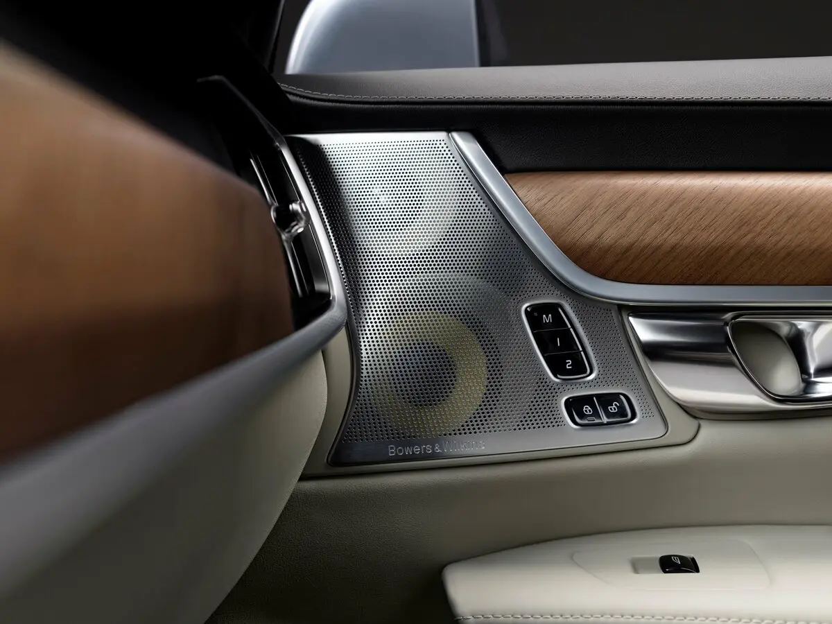 Volvo S90 II Седан — 照片 18