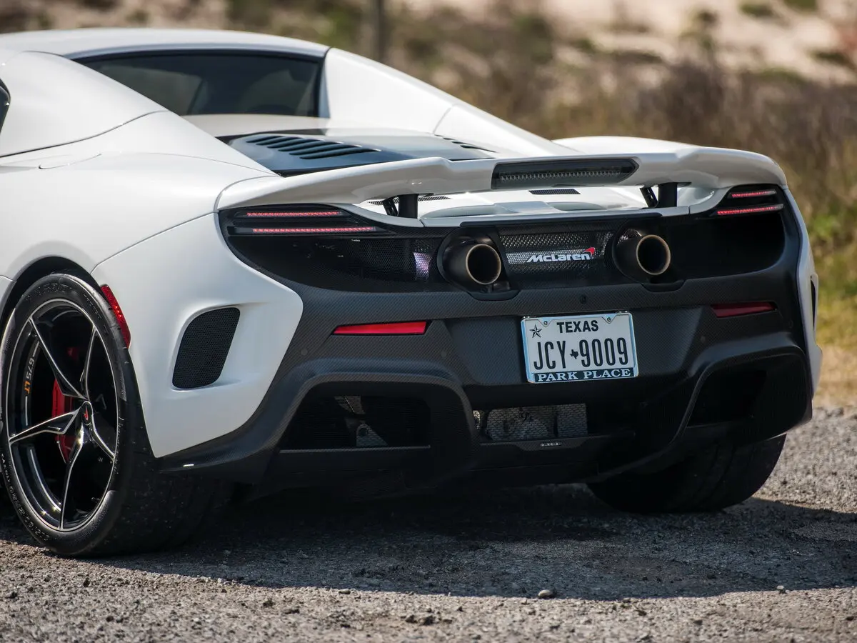 McLaren 675LT 2015 – 2017 Кабриолет — photo 10