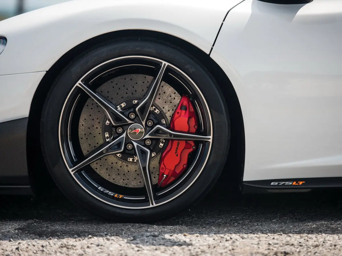 McLaren 675LT 2015 – 2017 Кабриолет — photo 13
