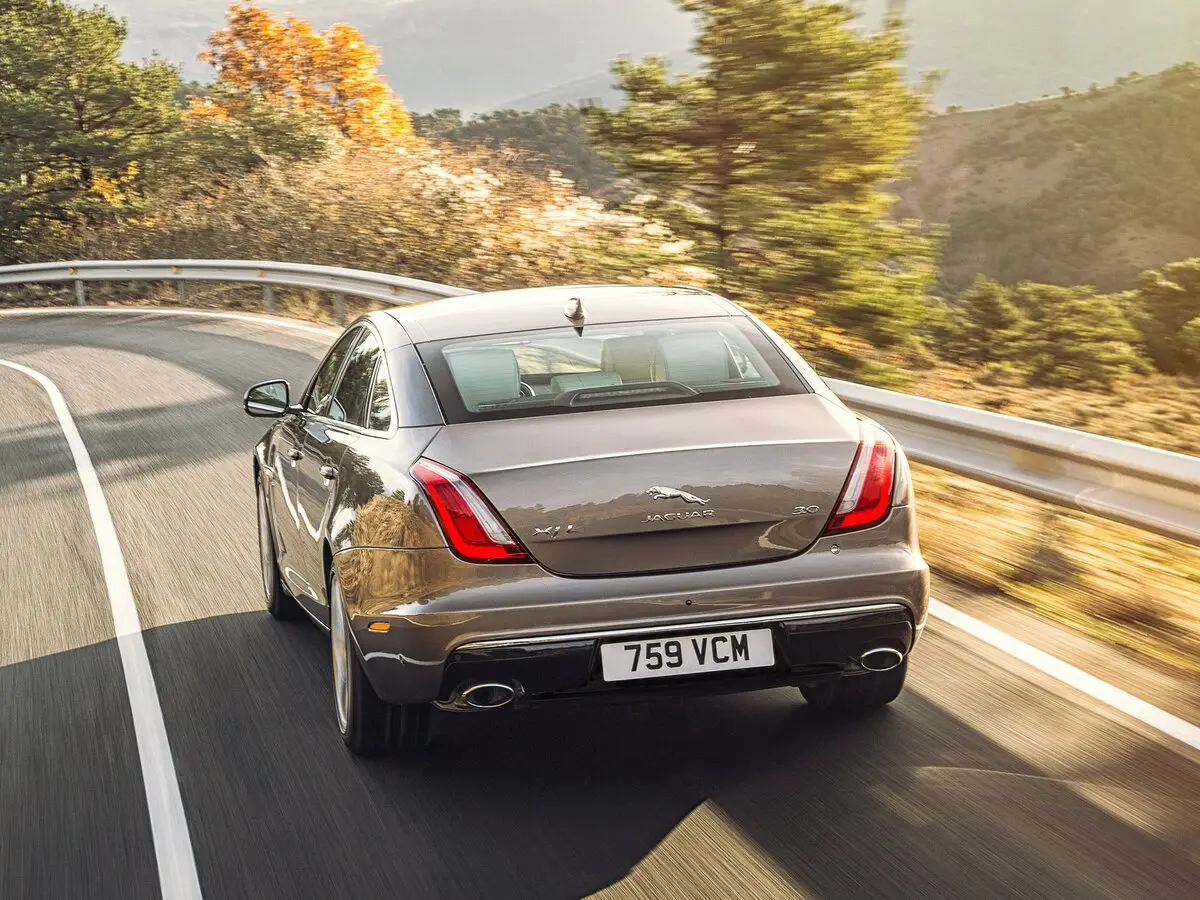 Jaguar XJ IV (X351) Рестайлинг Седан — photo 4