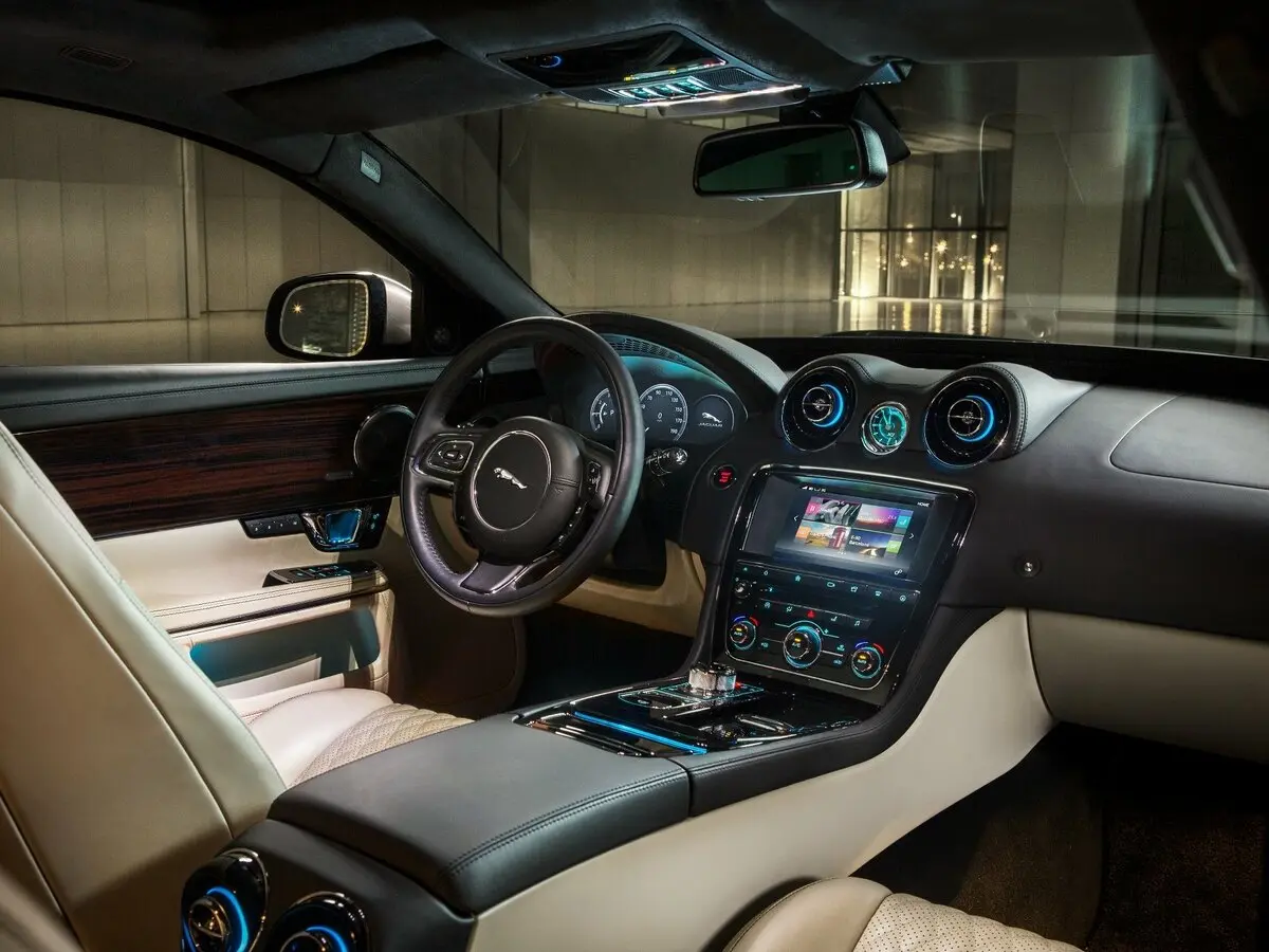 Jaguar XJ IV (X351) Рестайлинг Седан — photo 6