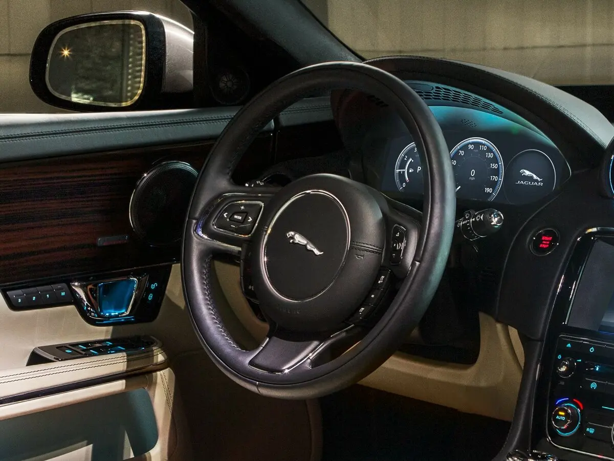 Jaguar XJ IV (X351) Рестайлинг Седан — photo 8