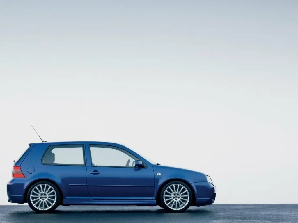 Volkswagen Golf R32 IV Хэтчбек 3 дв. — сүрөт 3