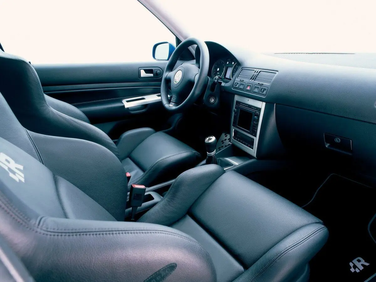 Volkswagen Golf R32 IV Хэтчбек 3 дв. — сүрөт 6