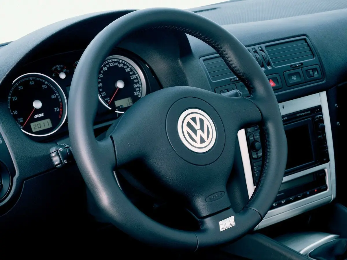 Volkswagen Golf R32 IV Хэтчбек 3 дв. — сүрөт 8